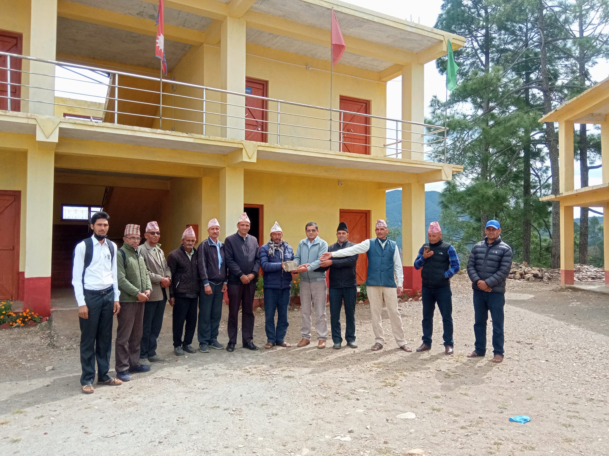 बैतडीमा क्याम्पस स्थापनाका लागि एक सामुदायिक वनको ८ लाख ८८ हजार सहयोग 